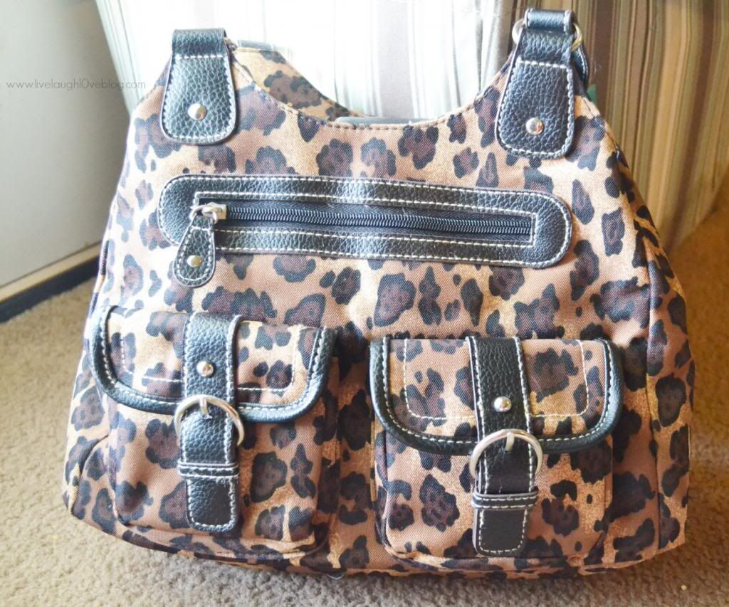 Live.Laugh.L0ve. // What's in my bag? Live.Laugh.L0ve. // What's in my bag?