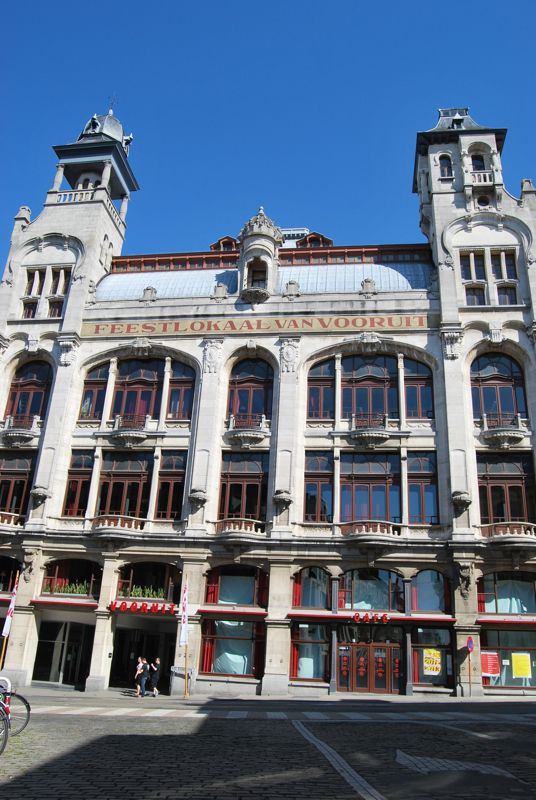 http://i1309.photobucket.com/albums/s632/LeBruxellois/Gand/DSC_0233b_zps5173b342.jpg