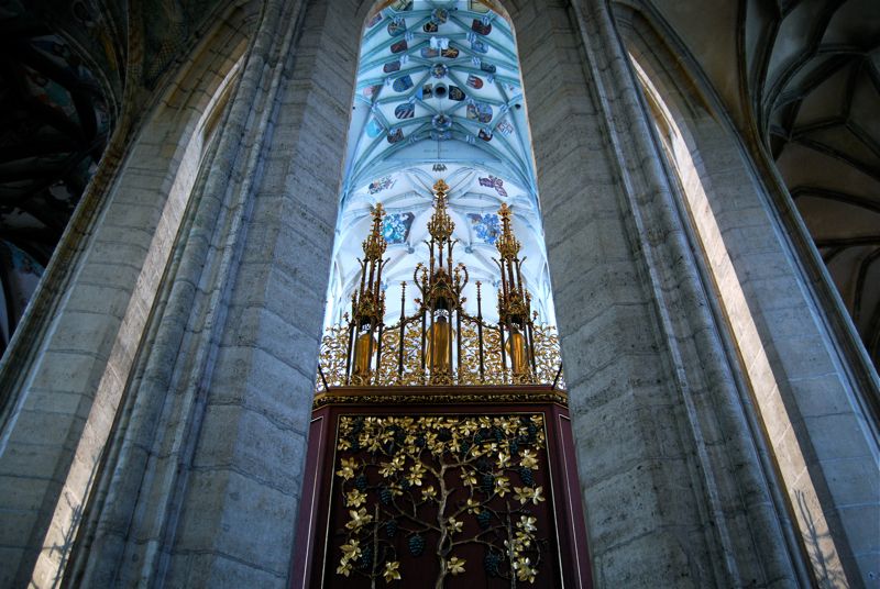 http://i1309.photobucket.com/albums/s632/LeBruxellois/Kutna%20Hora/DSC_0078b_zpsd98b18f0.jpg