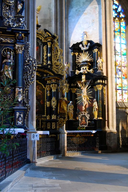 http://i1309.photobucket.com/albums/s632/LeBruxellois/Kutna%20Hora/DSC_0079b_zps85937167.jpg