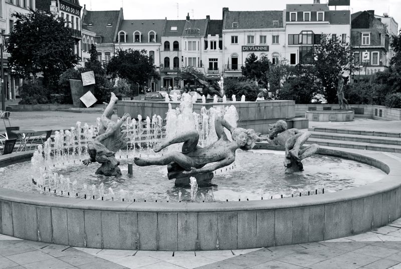 http://i1309.photobucket.com/albums/s632/LeBruxellois/Lille/DSC_0004b_zps033705f1.jpg