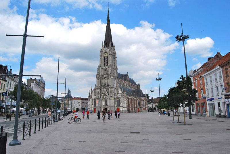 http://i1309.photobucket.com/albums/s632/LeBruxellois/Lille/DSC_0006b_zps79827951.jpg