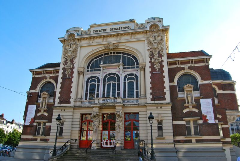 http://i1309.photobucket.com/albums/s632/LeBruxellois/Lille/DSC_0051b_zpsbef99825.jpg