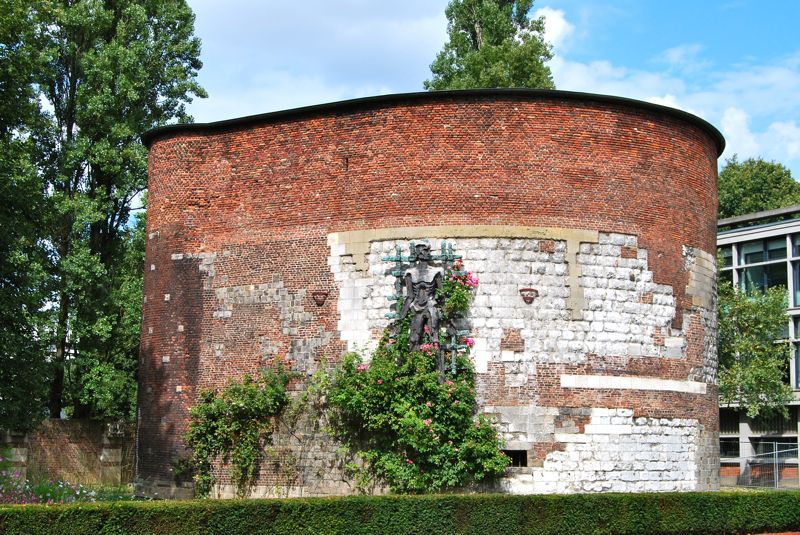 http://i1309.photobucket.com/albums/s632/LeBruxellois/Lille/DSC_0073b_zpsb8da8867.jpg
