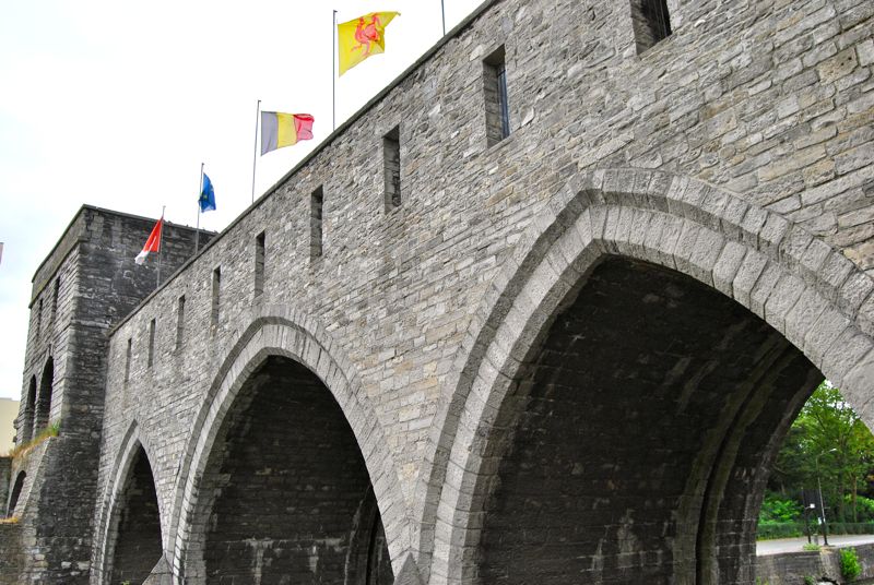 http://i1309.photobucket.com/albums/s632/LeBruxellois/Tournai/DSC_0096b_zps6db60511.jpg