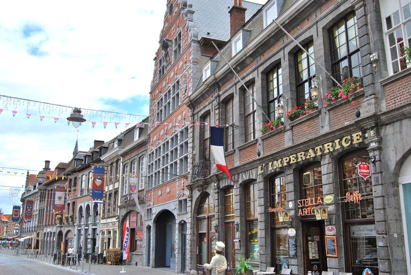 http://i1309.photobucket.com/albums/s632/LeBruxellois/Tournai/DSC_0109b_zps7791e255.jpg