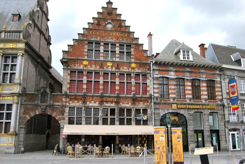 http://i1309.photobucket.com/albums/s632/LeBruxellois/Tournai/DSC_0113b_zps6ed06871.jpg