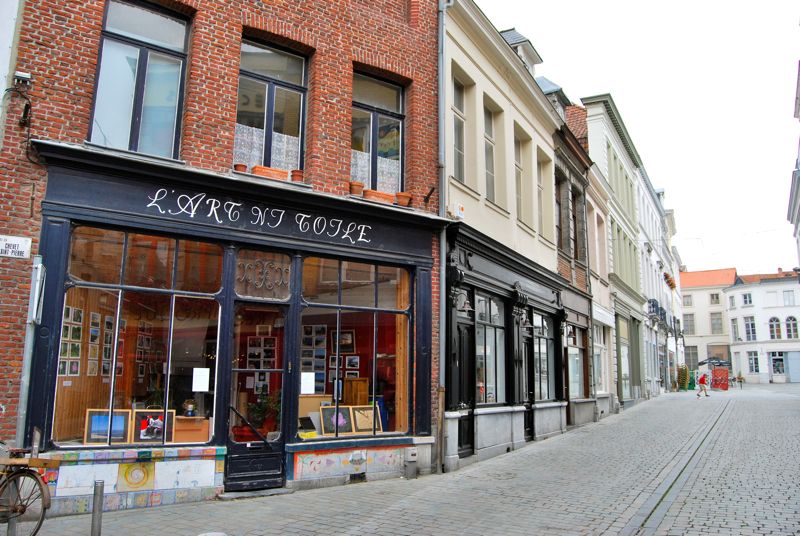 http://i1309.photobucket.com/albums/s632/LeBruxellois/Tournai/DSC_0135b_zpsb196533b.jpg