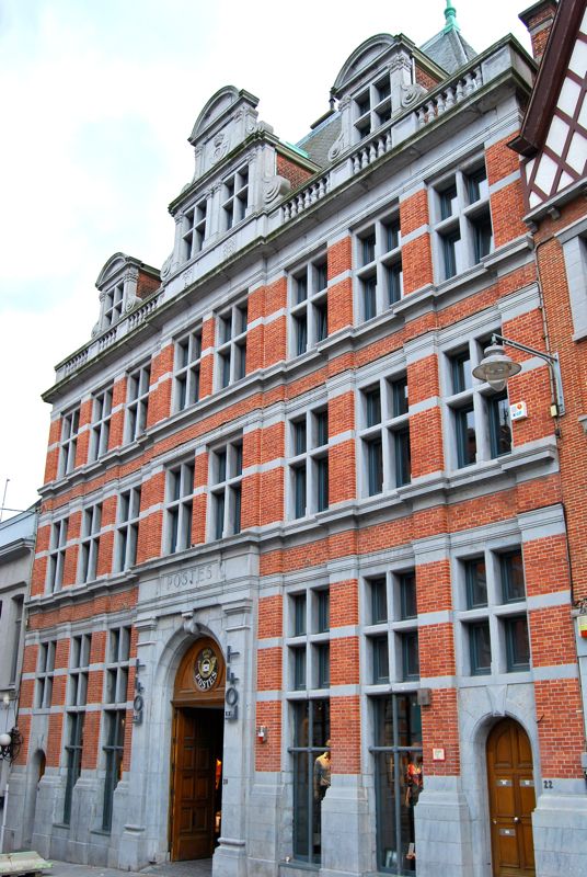 http://i1309.photobucket.com/albums/s632/LeBruxellois/Tournai/DSC_0142b_zps96ab3b12.jpg