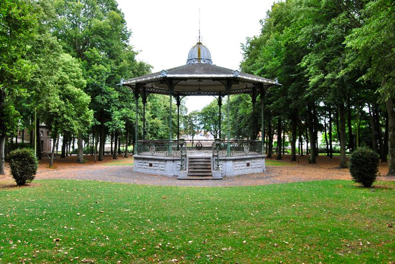 http://i1309.photobucket.com/albums/s632/LeBruxellois/Tournai/DSC_0156b_zpsb58d7449.jpg